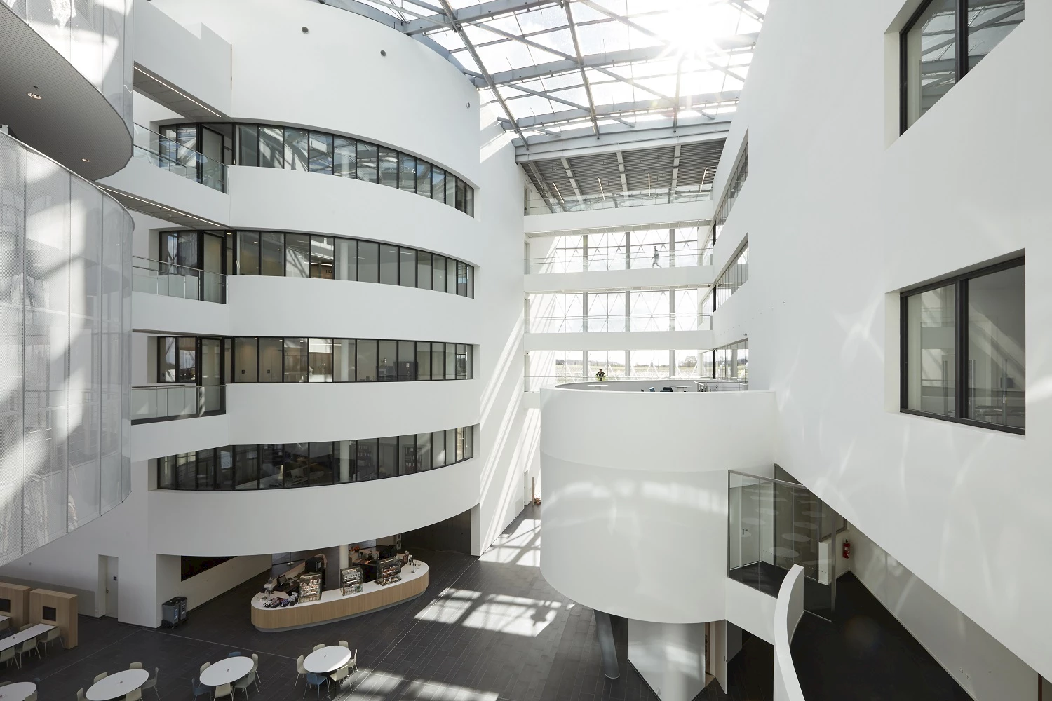 Akoestiek geïntegreerd in de architectuur van Barco One